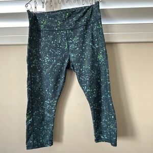 Athleta Ultimate Capri Length Tights in XL